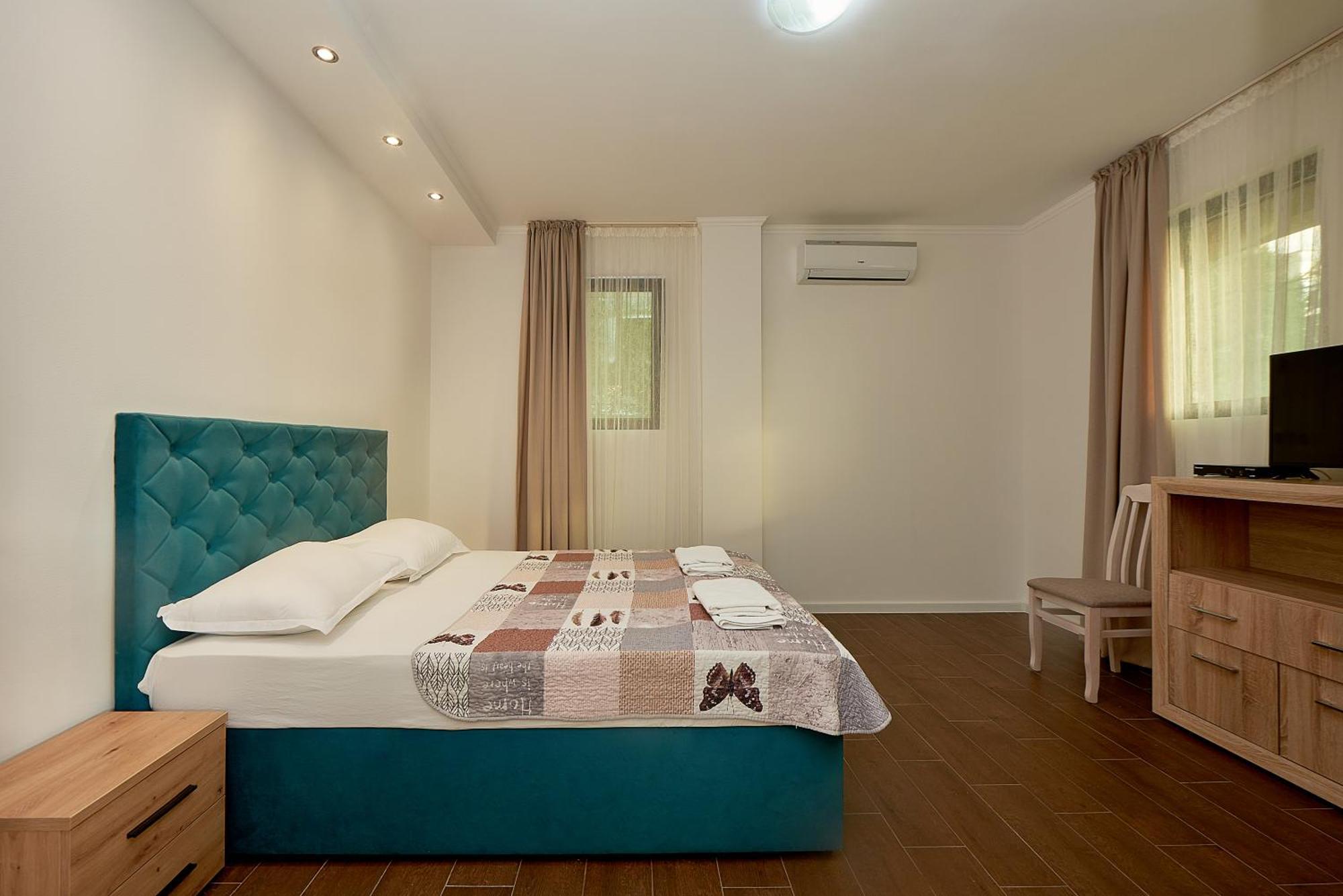 Adria lux apartmens 2 Sveti Stefan Extérieur photo