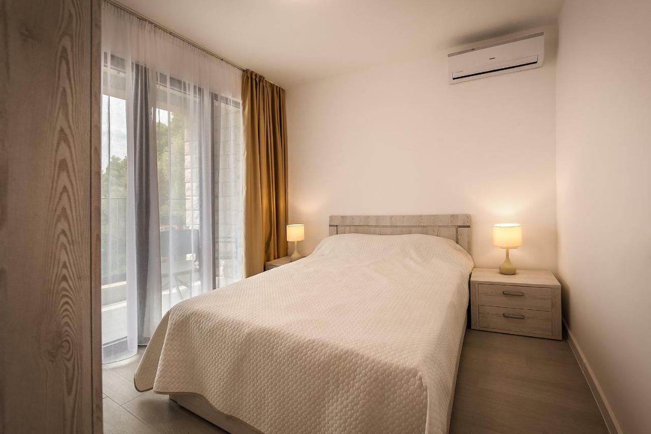 Adria lux apartmens 2 Sveti Stefan Extérieur photo