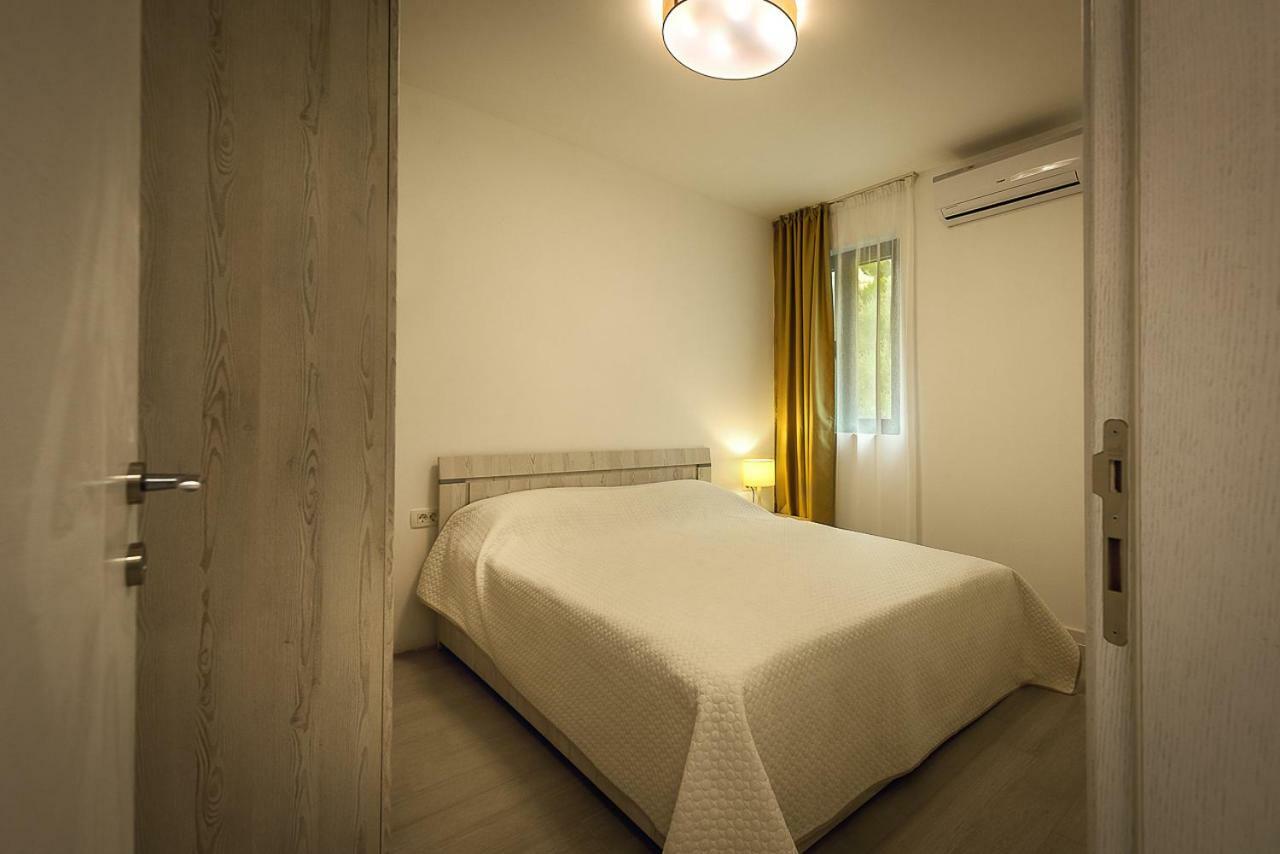 Adria lux apartmens 2 Sveti Stefan Extérieur photo